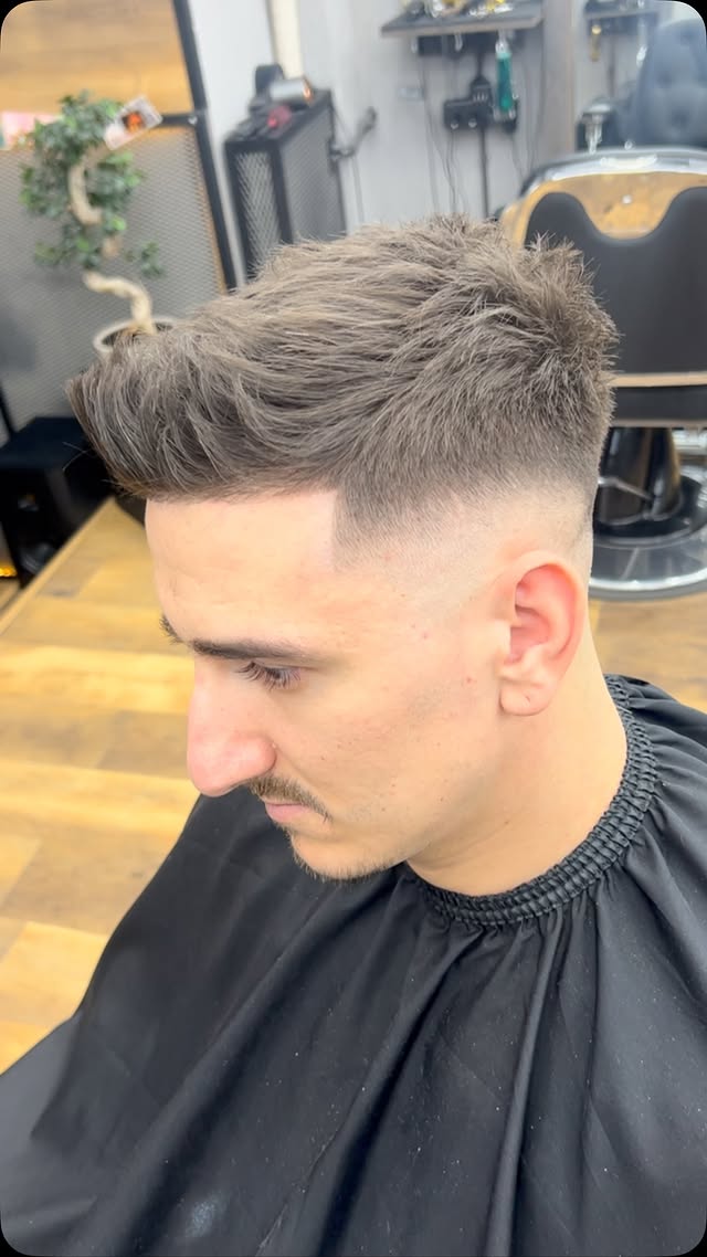 Tuns modern cu fade la 4MEN